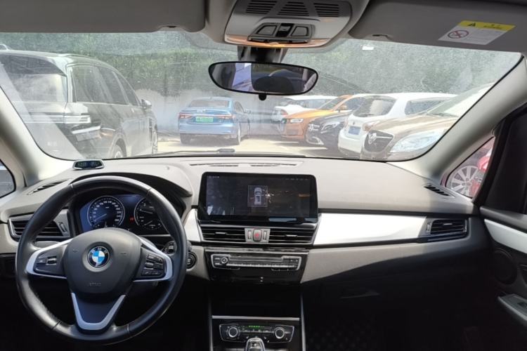 Used BMW 2 Series Gran Tourer 2018 220i Leading Model Center Console