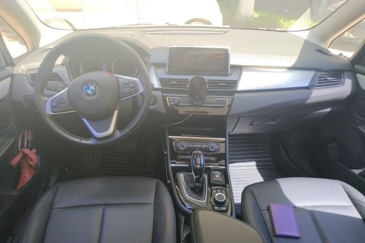 Used BMW 2 Series Gran Tourer 2018 220i Leading Model Center Console