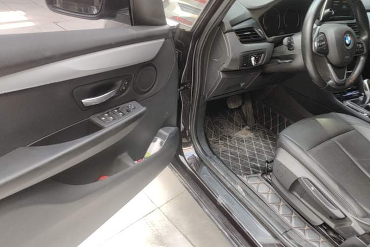 Used BMW 2 Series Gran Tourer 2018 220i Leading Model Driver Seat