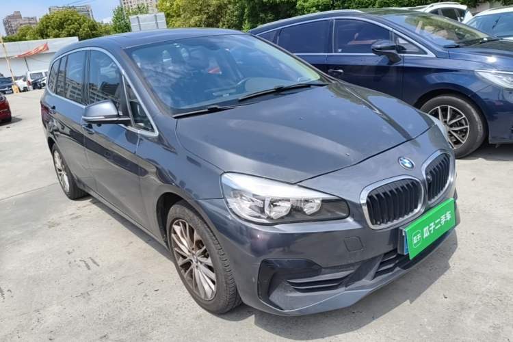 Used BMW 2 Series Gran Tourer 2018 220i Leading Model Front Right 45 Deg