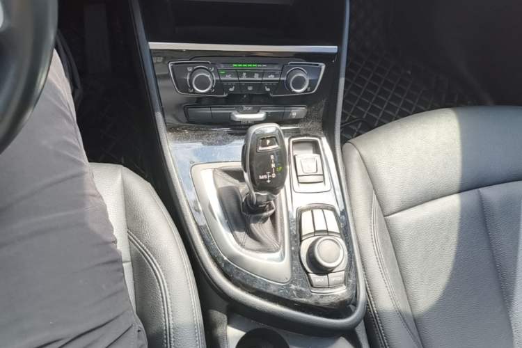 Used BMW 2 Series Gran Tourer 2018 220i Leading Model Gear Lever