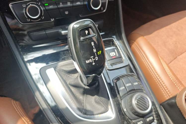Used BMW 2 Series Gran Tourer 2018 220i Leading Model Gear Lever
