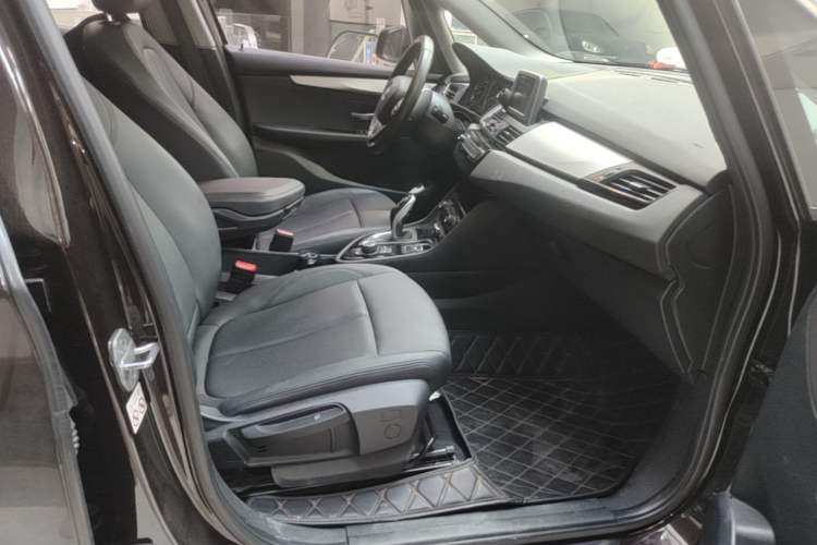 Used BMW 2 Series Gran Tourer 2018 220i Leading Model Right Front Seat