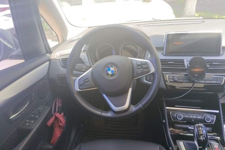 Used BMW 2 Series Gran Tourer 2018 220i Leading Model Steering Wheel