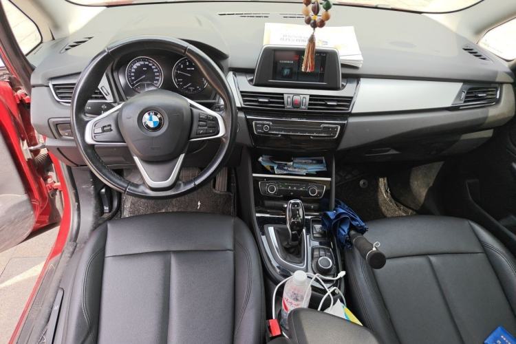 Used BMW 2 Series Gran Tourer 2018 220i Leading Model Center Console