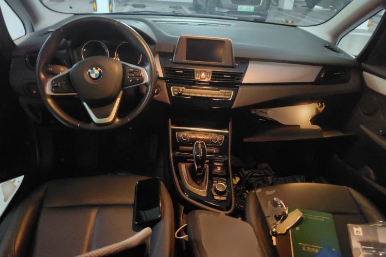 Used BMW 2 Series Gran Tourer 2018 220i Leading Model Center Console