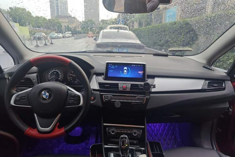 Used BMW 2 Series Gran Tourer 2018 220i Leading Model Center Console