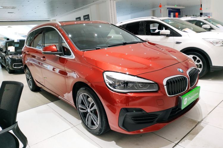 Used BMW 2 Series Gran Tourer 2018 220i Luxury Sports Package Front Right 45 Deg