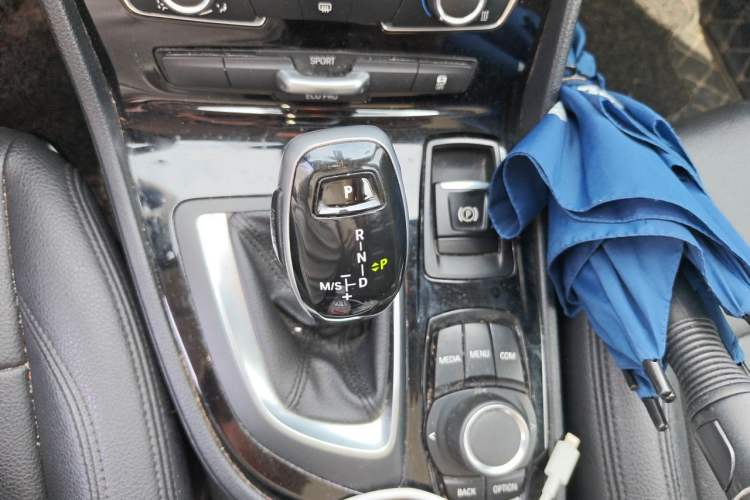 Used BMW 2 Series Gran Tourer 2018 220i Leading Model Gear Lever