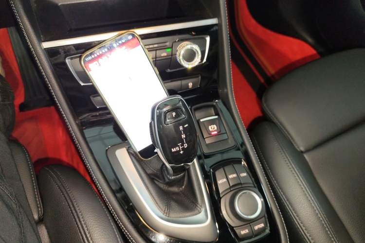 Used BMW 2 Series Gran Tourer 2018 220i Luxury Sports Package Gear Lever