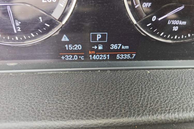 Used BMW 2 Series Gran Tourer 2018 220i Leading Model Odometer Close Up