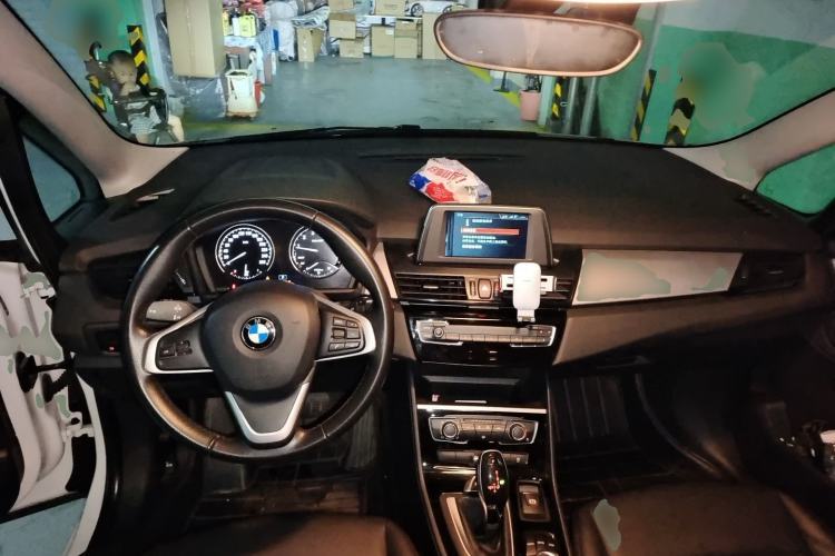 Used BMW 2 Series Gran Tourer 2018 220i Leading Model Center Console