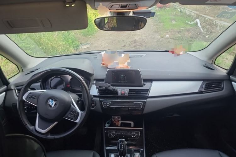 Used BMW 2 Series Gran Tourer 2018 220i Leading Model Center Console