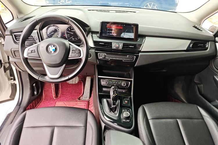Used BMW 2 Series Gran Tourer 2018 220i Leading Model Center Console