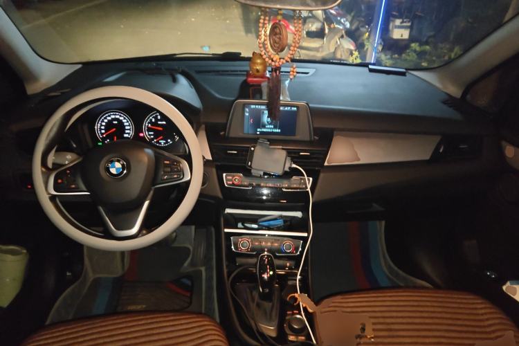 Used BMW 2 Series Gran Tourer 2018 220i Leading Model Center Console