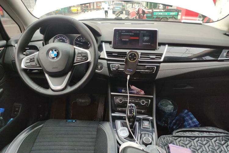 Used BMW 2 Series Gran Tourer 2018 220i Luxury Sports Package Center Console