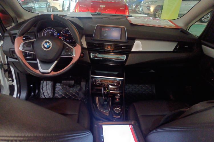 Used BMW 2 Series Gran Tourer 2018 220i Leading Model Center Console