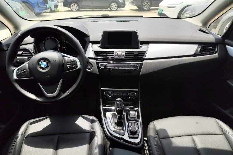 Used BMW 2 Series Gran Tourer 2018 220i Leading Model Center Console