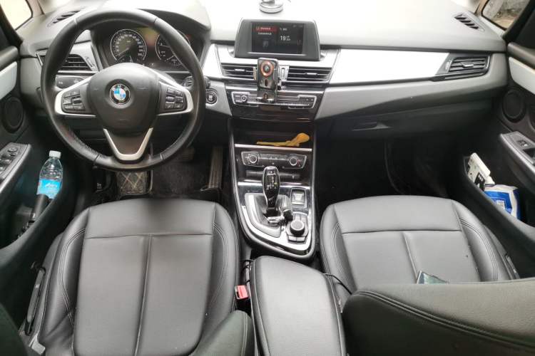 Used BMW 2 Series Gran Tourer 2018 220i Leading Model Center Console