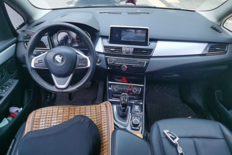 Used BMW 2 Series Gran Tourer 2018 220i Leading Model Center Console