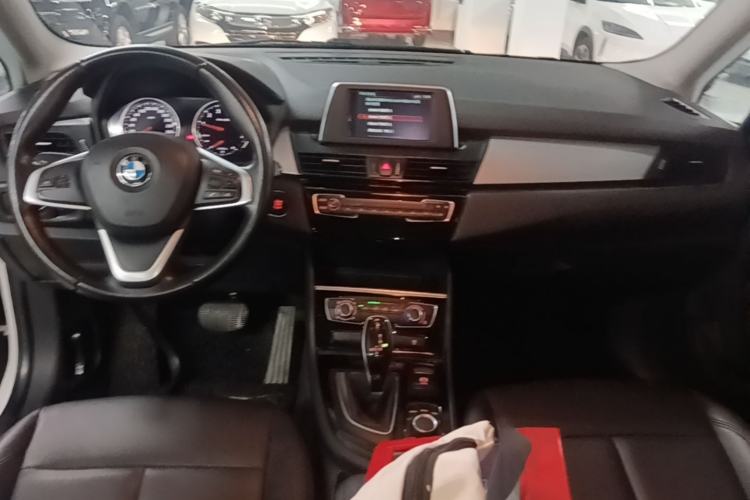 Used BMW 2 Series Gran Tourer 2018 220i Leading Model Center Console