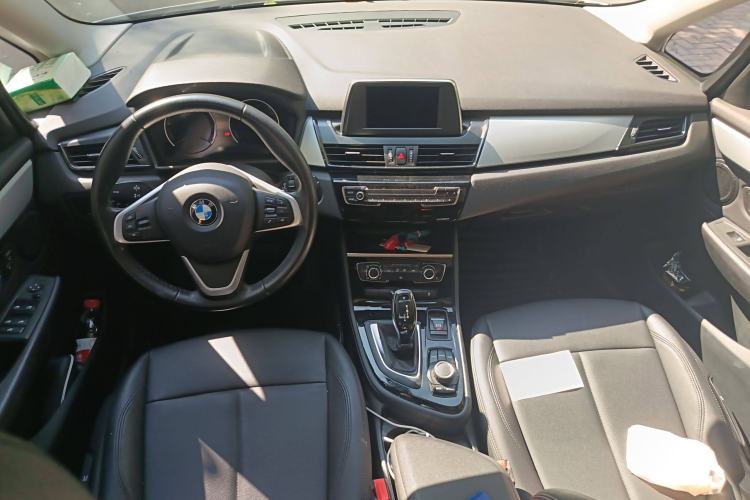 Used BMW 2 Series Gran Tourer 2018 220i Leading Model Center Console
