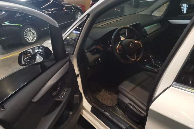 Used BMW 2 Series Gran Tourer 2018 220i Leading Model Driver Seat