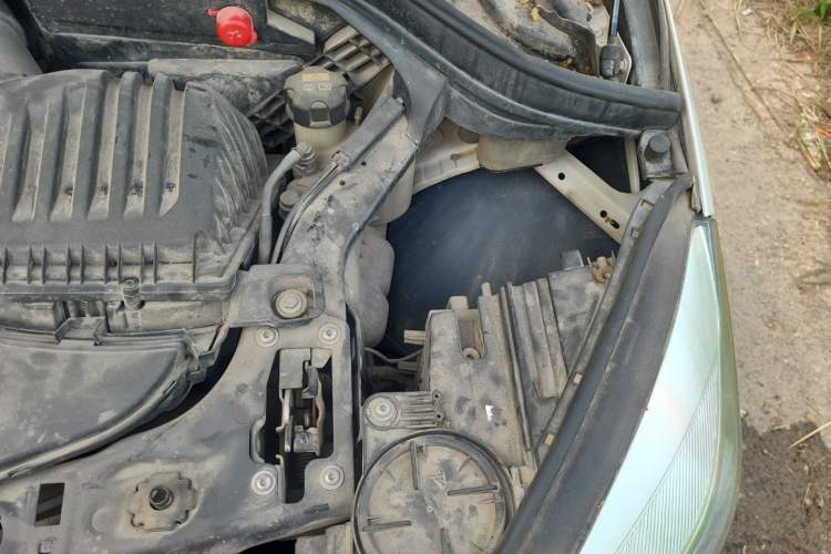 Used BMW 2 Series Gran Tourer 2018 220i Leading Model Engine Bay Left