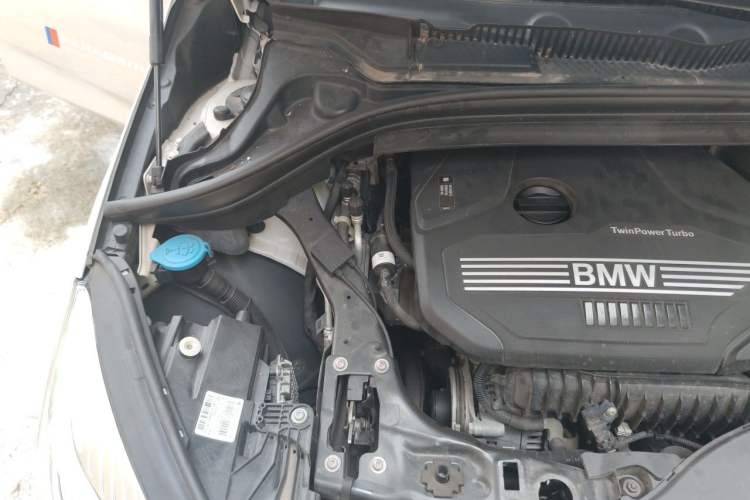 Used BMW 2 Series Gran Tourer 2018 220i Luxury Sports Package Engine Bay Right