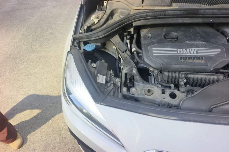 Used BMW 2 Series Gran Tourer 2018 220i Luxury Sports Package Engine Bay Right