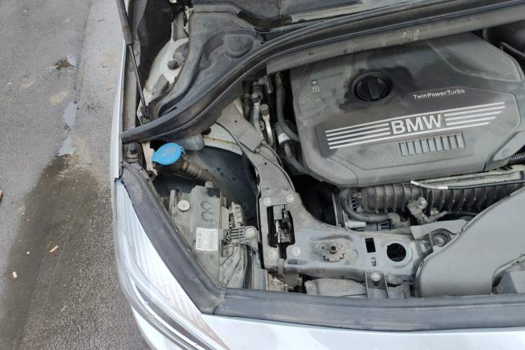Used BMW 2 Series Gran Tourer 2018 220i Luxury Sports Package Engine Bay Right