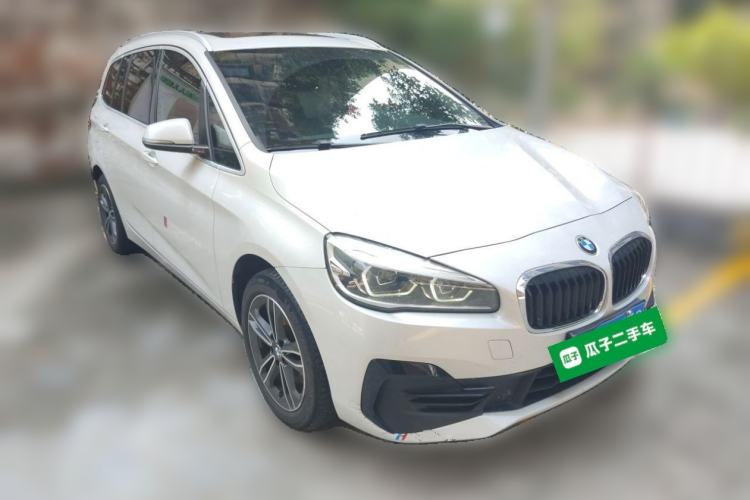 Used BMW 2 Series Gran Tourer 2018 220i Luxury Sports Package Front Right 45 Deg