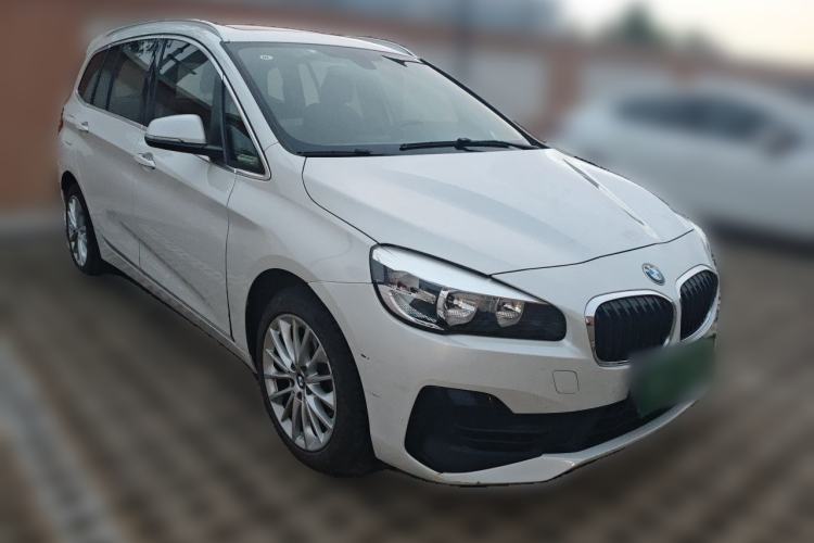 Used BMW 2 Series Gran Tourer 2018 220i Leading Model Front Right 45 Deg