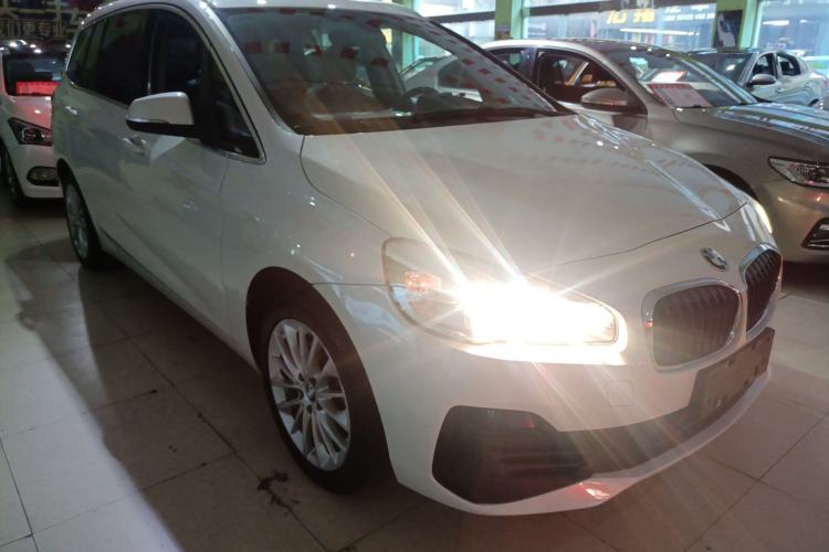 Used BMW 2 Series Gran Tourer 2018 220i Leading Model Front Right 45 Deg