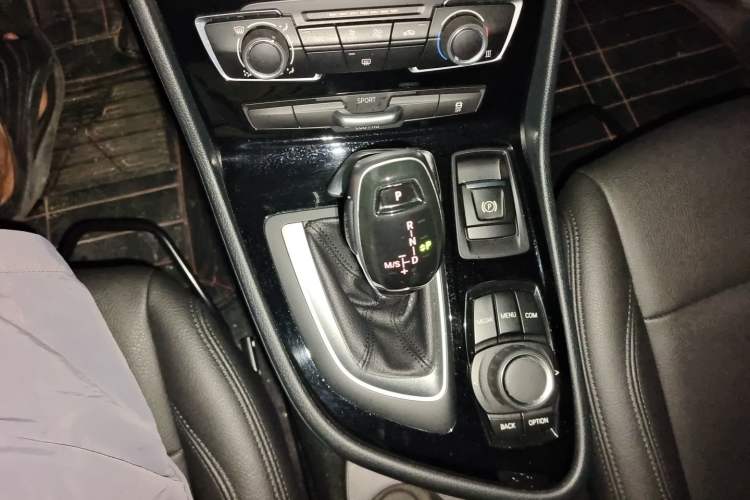 Used BMW 2 Series Gran Tourer 2018 220i Leading Model Gear Lever