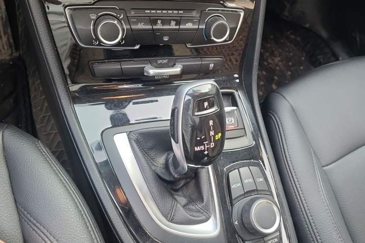 Used BMW 2 Series Gran Tourer 2018 220i Leading Model Gear Lever