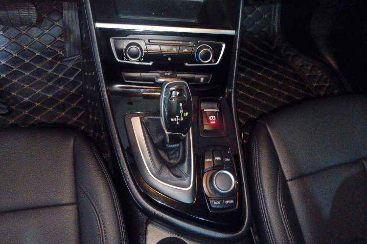 Used BMW 2 Series Gran Tourer 2018 220i Leading Model Gear Lever