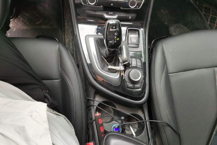 Used BMW 2 Series Gran Tourer 2018 220i Leading Model Gear Lever