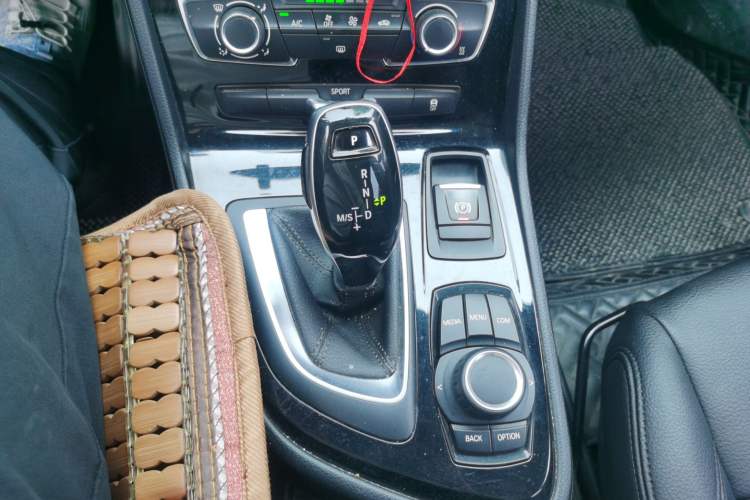 Used BMW 2 Series Gran Tourer 2018 220i Leading Model Gear Lever