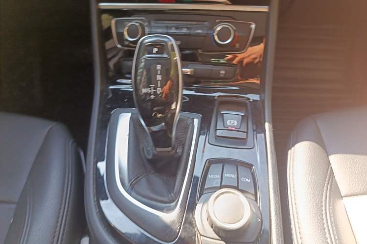 Used BMW 2 Series Gran Tourer 2018 220i Leading Model Gear Lever