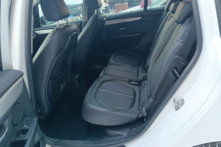 Used BMW 2 Series Gran Tourer 2018 220i Leading Model Interior 4
