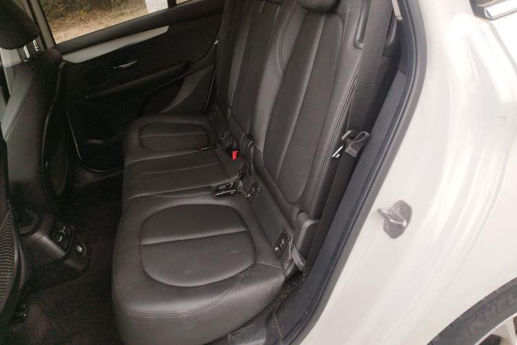 Used BMW 2 Series Gran Tourer 2018 220i Leading Model Interior 4