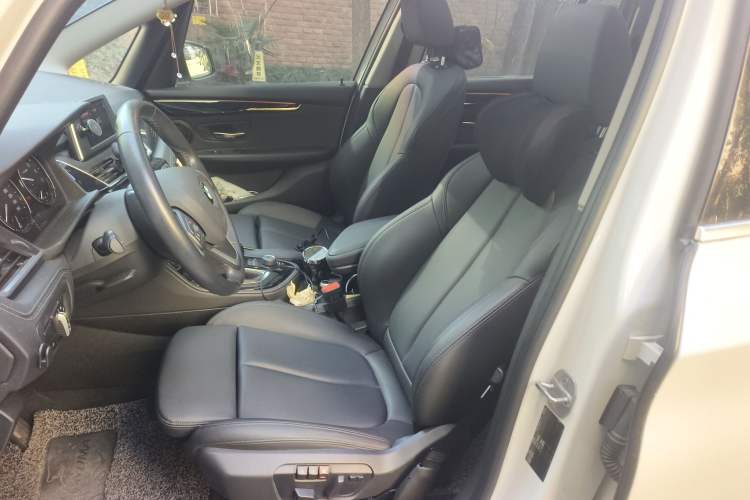 Used BMW 2 Series Gran Tourer 2018 220i Luxury Sports Package Left Front Seat