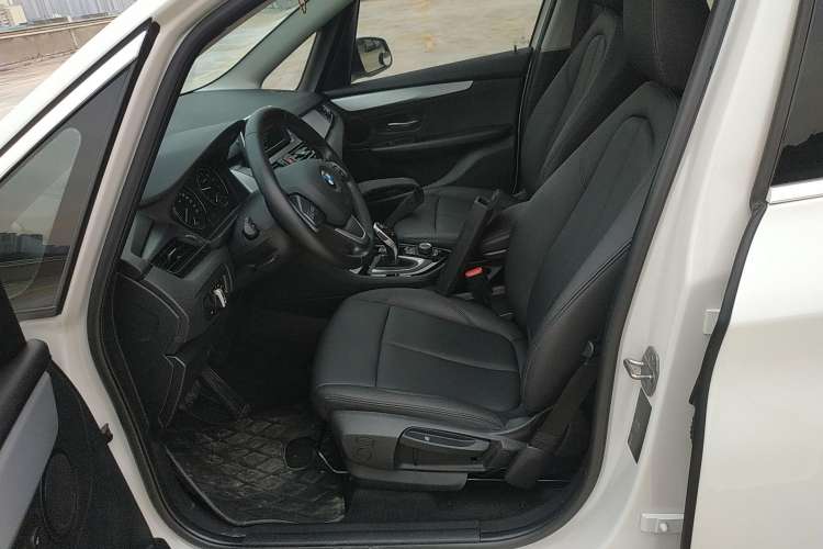 Used BMW 2 Series Gran Tourer 2018 220i Leading Model Left Front Seat