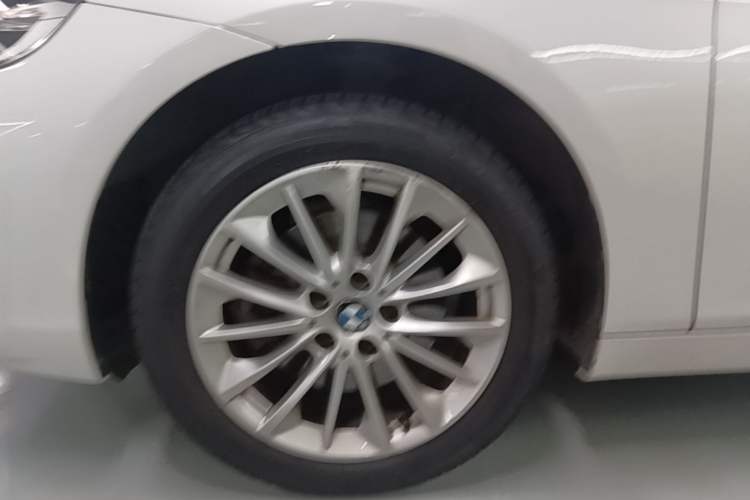 Used BMW 2 Series Gran Tourer 2018 220i Leading Model Left Front Wheel Hub