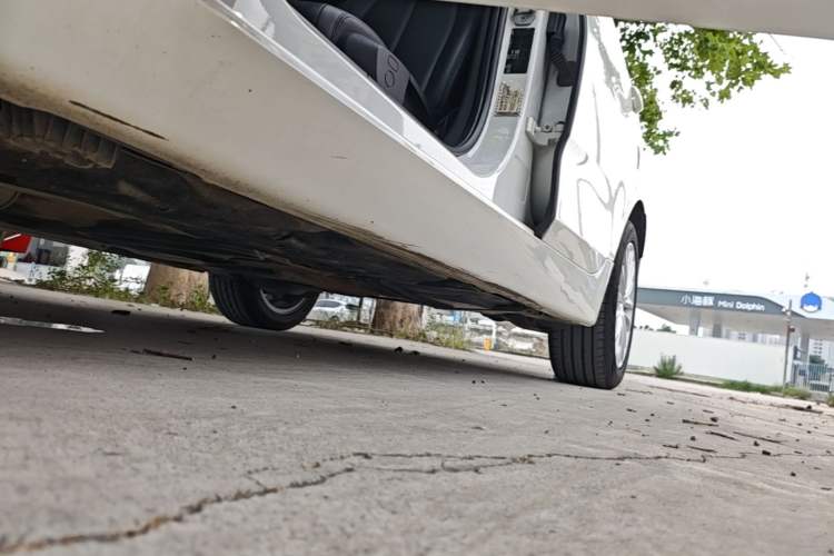 Used BMW 2 Series Gran Tourer 2018 220i Leading Model Left Side Sill