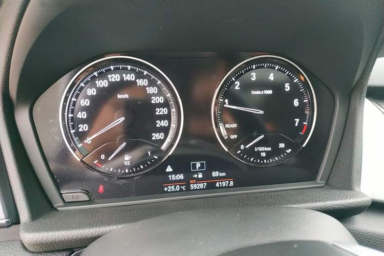 Used BMW 2 Series Gran Tourer 2018 220i Leading Model Odometer Close Up