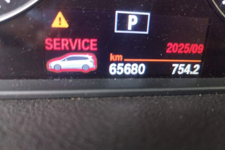 Used BMW 2 Series Gran Tourer 2018 220i Leading Model Odometer Close Up