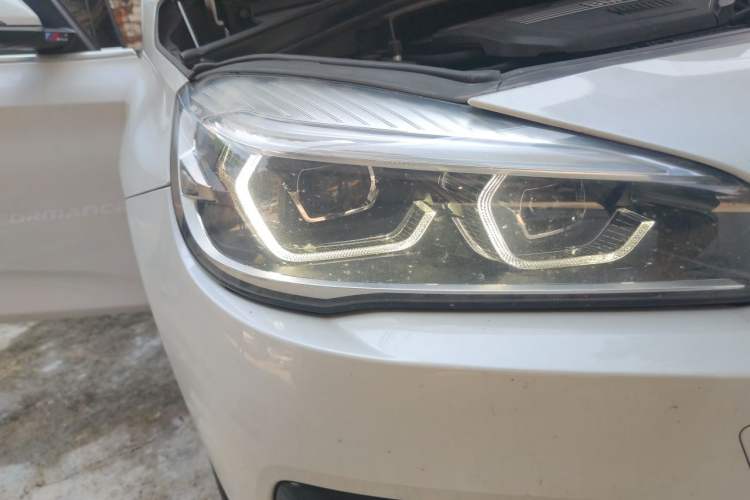 Used BMW 2 Series Gran Tourer 2018 220i Luxury Sports Package Right Front Headlight