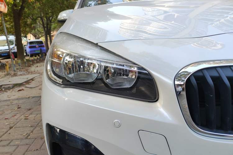 Used BMW 2 Series Gran Tourer 2018 220i Leading Model Right Front Headlight